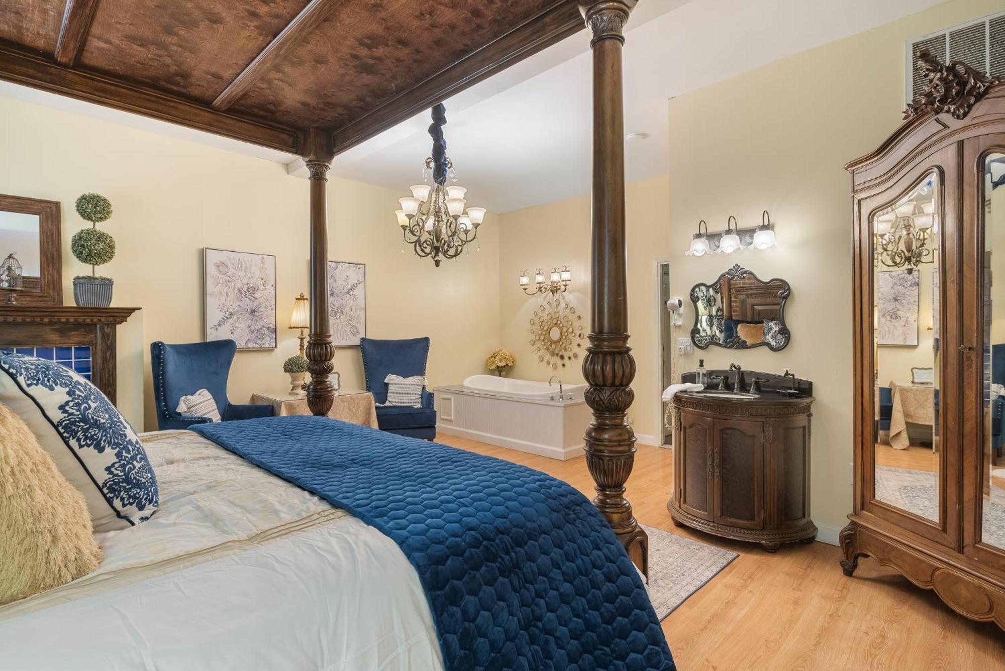Beland Mansion-Royal Crown Suite! Fort Smith Extérieur photo